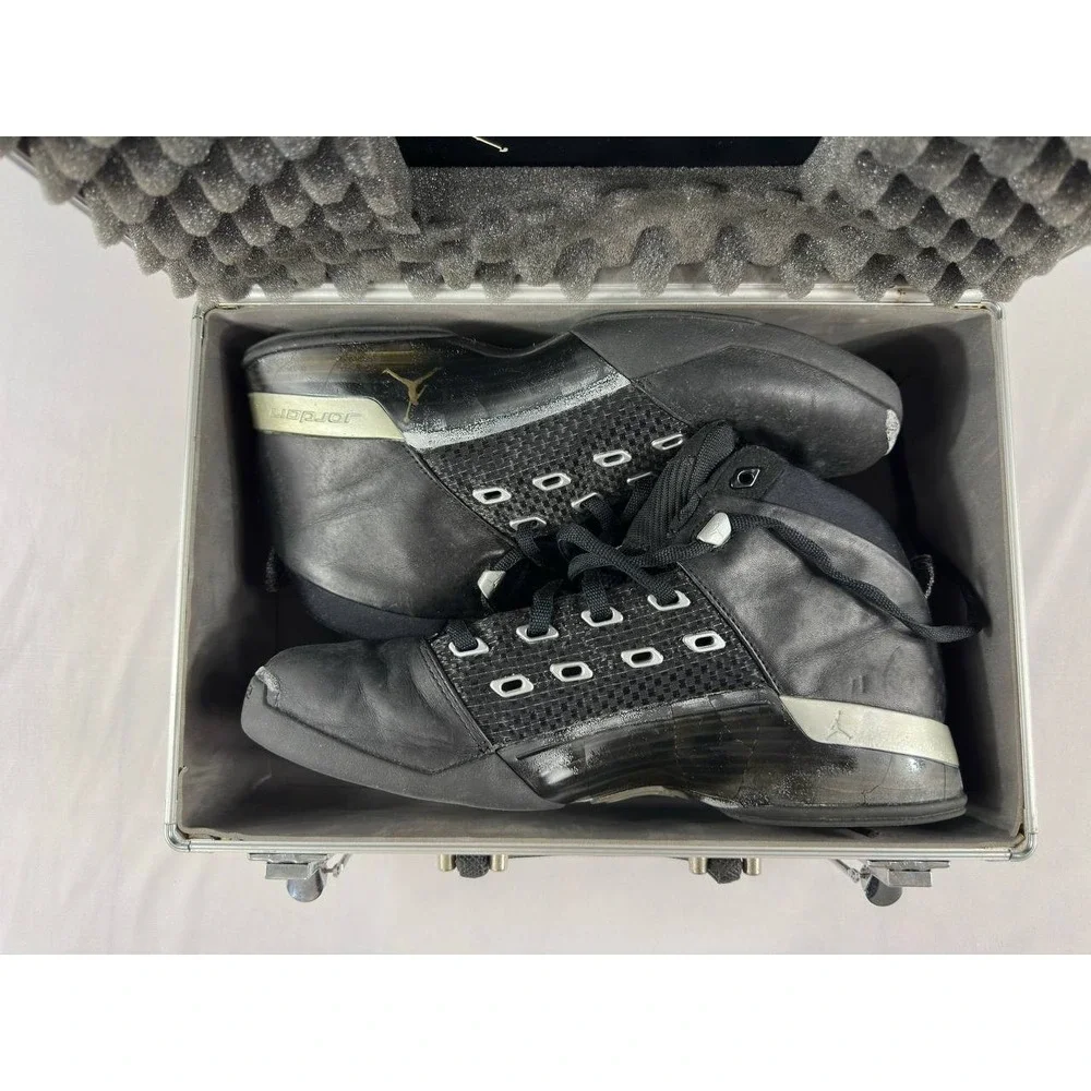 Nike Air Jordan 17 OG 'Black Metallic Silver' 2002 Men's 302720-041 Size 12
